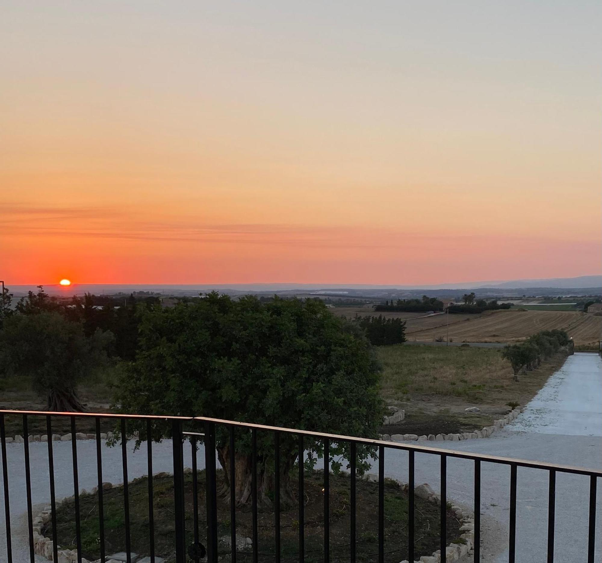 Carrua Guest House Марцамеми Стая снимка